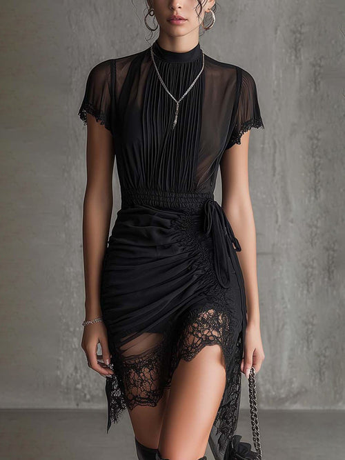 Lucia - Abito corto nero in chiffon plissettato in vita con bordo in pizzo