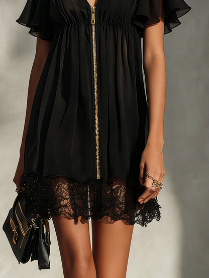 Beatrice - Vestito corto nero con zip, scollo a V, bordi in pizzo e balze