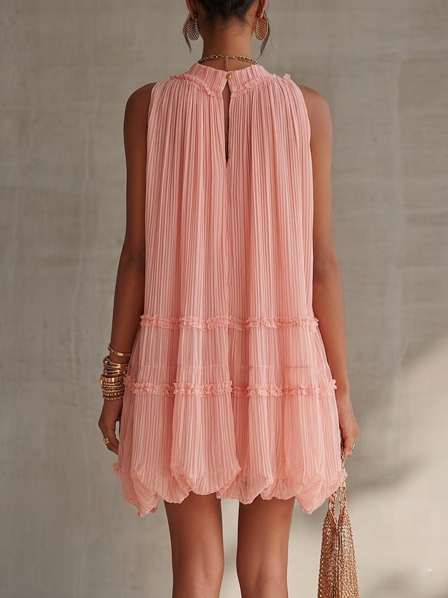 Vestito mini rosa in chiffon con scollo a halter, volant e gonna a palloncino